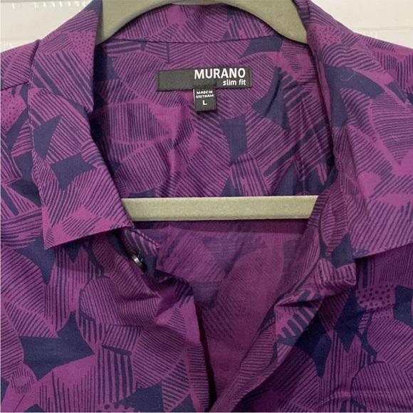 Bundle of 4 Button Down Shirts! (2 floral pattern, 1 with lightning ⚡️, 1 solid) - Picture 6 of 13